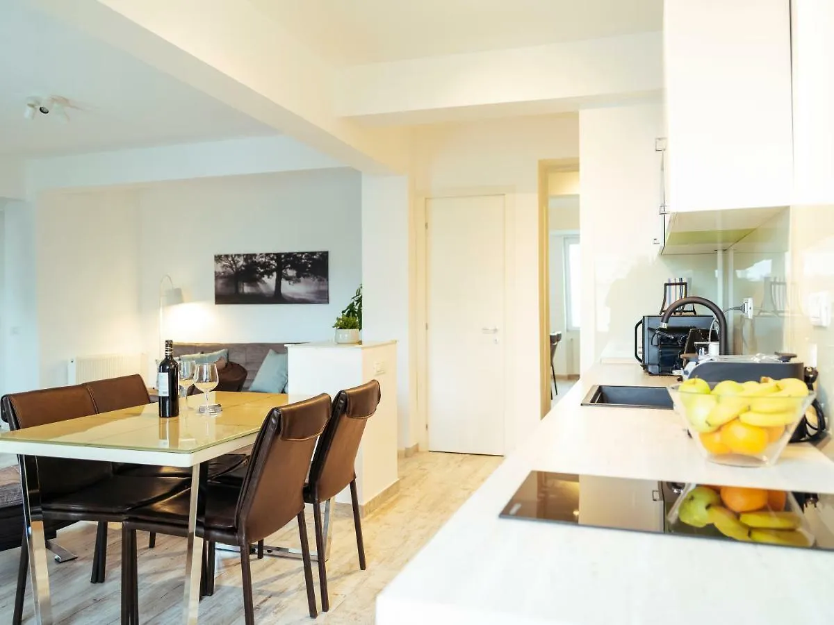 Bright And Spacious Central Apartment- Piata Amzei Bucharest Romania