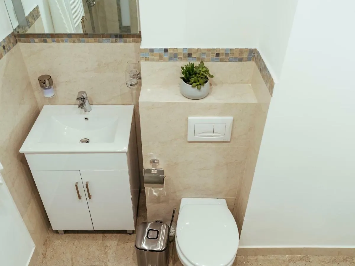 Bright And Spacious Central Apartment- Piata Amzei Bucharest Romania