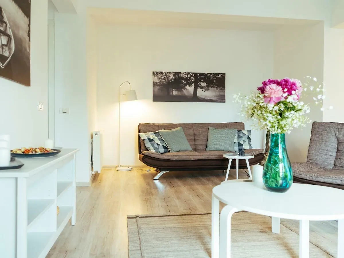 Bright And Spacious Central Apartment- Piata Amzei Bucharest Romania